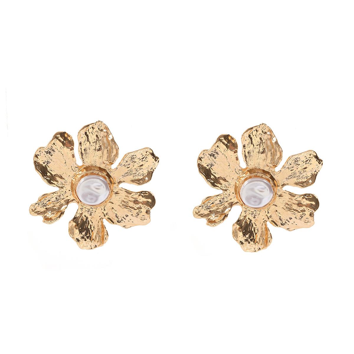 Metallic imitation pearl flower earrings for women, fashionable and niche, multi-color electroplated earrings, bohemian style