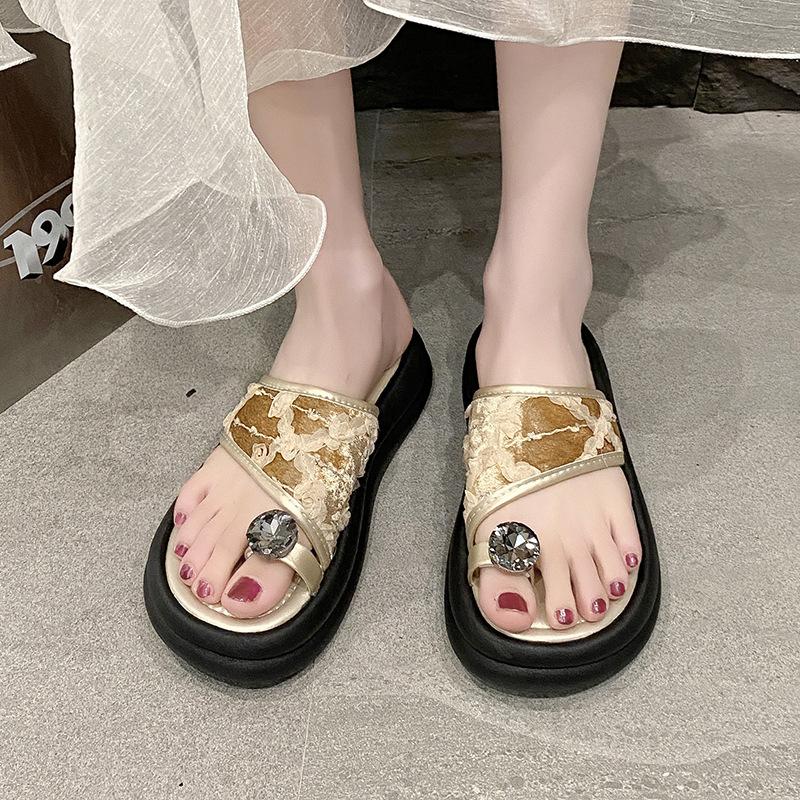 Casual, fashionable and comfortable one-word drag women's 2025 summer new thick-soled heightening toe slippers women wear sandals tide