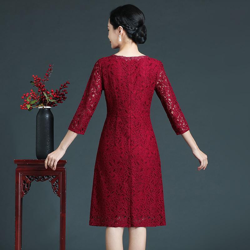 Elegant Wine Red Lace Dress with Waist-Cinching for Middle-Aged and Elderly - Autumn 2021 Collection