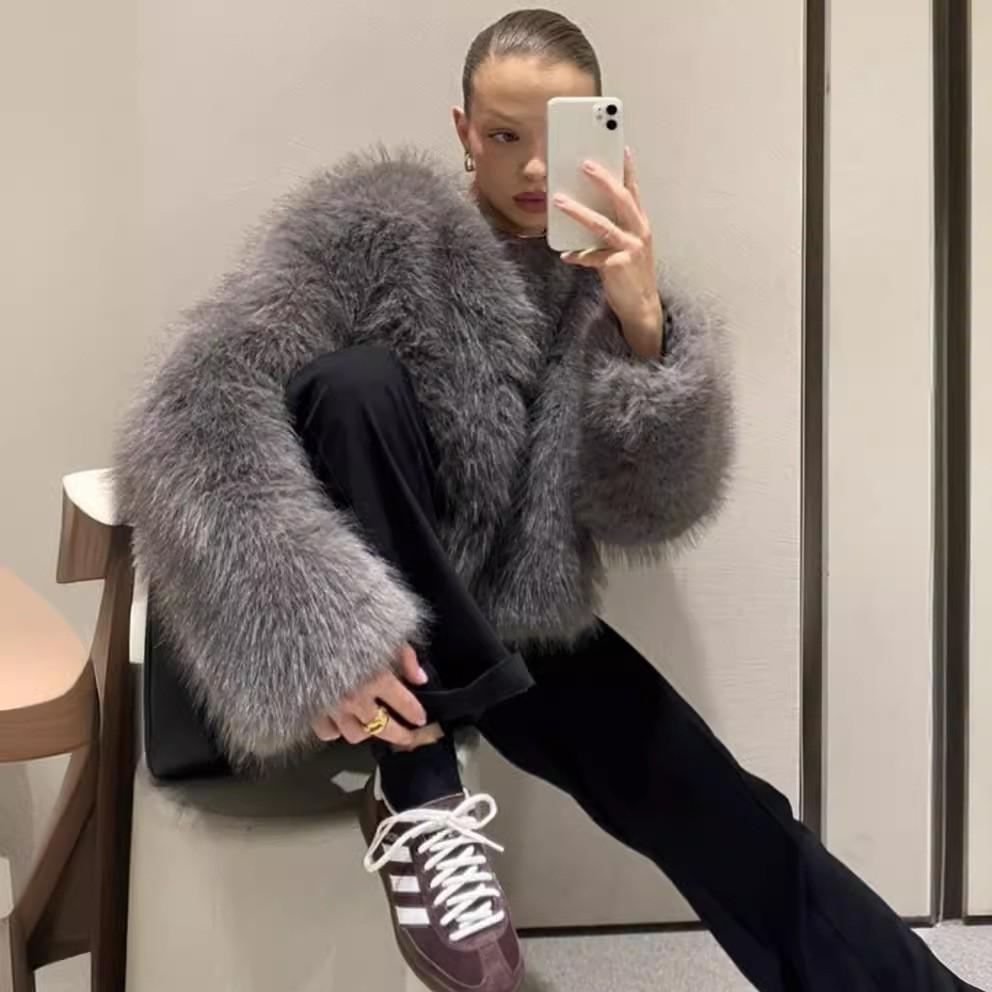 Autumn and winter fur jacket fluffy women's clothing trendy fashion short fox fur women's environmentally friendly plush luxury