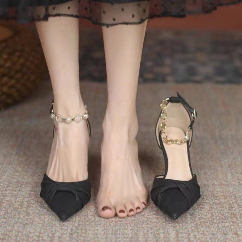 Fransk Temperament Vintage Sandaler 2024 Vår Sommar Ny Stil Mode Smal Klack Mellanhög Klack Elegant Spetsig Bankett Högklackade