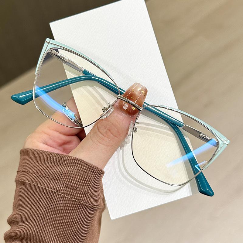 Cat Eye Glasses for Women Design Trendy Metal Anti Blue Light Glasses Blue Light Blocking Eyewear Computer Optical Spectacle