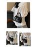 Trendy Texturovaná Crossbody taška s mašlí: Módní a všestranná dámská kabelka pro rok 2025