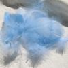 100 Stück 5-8 cm kleine flauschige Gänsefedern, farbig gefärbte Schwanenfedern für DIY Karnevalsparty-Dekoration, Bastelzubehör