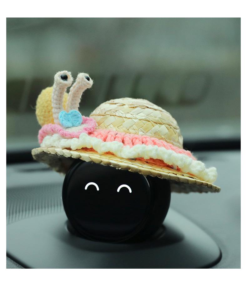 Handmade Woven Straw Hat for Weilai Nomi Robot - Car Interior Decoration for ES6/ES8