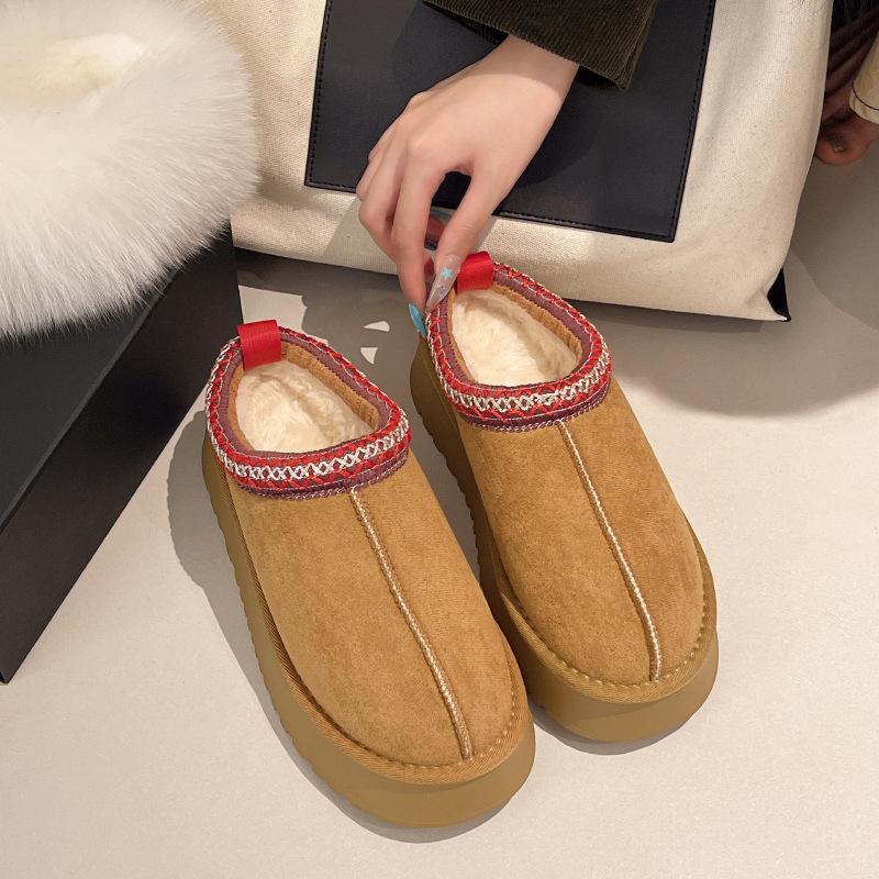 

European matte leather thick-bottomed bag head drag women 2025 autumn new wear to increase the height of embroidery edge to keep warm hairy half drag 40 малиновый