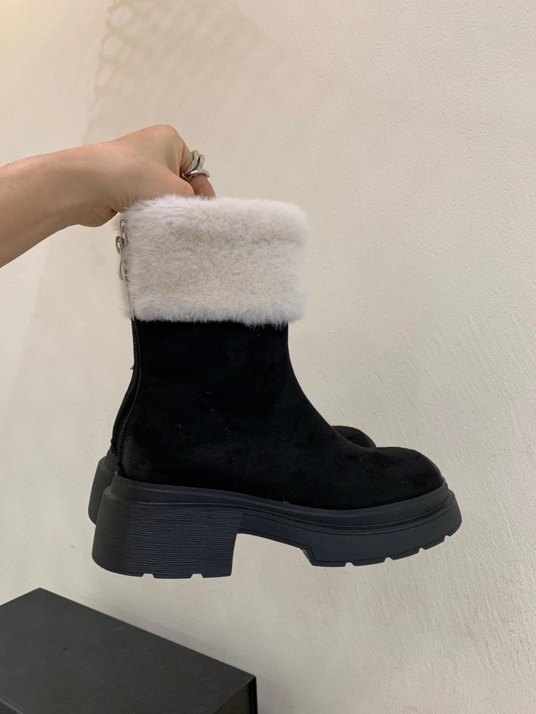 2025 Autumn and Winter New Korean Version Fashion Boots Round Head Rear Zipper Middle Heel Thin Martin Boots Large Size Short Fluffy Boots