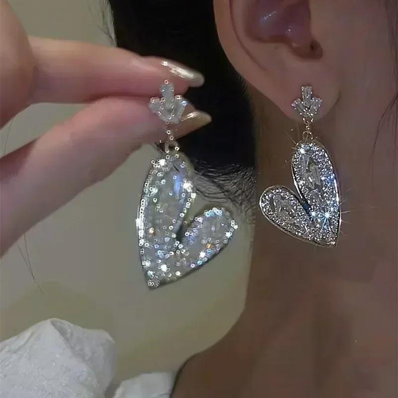 Super Sparkling Crystal Golden Earrings for Women Personalized Exquisite Daily Accessories Party Jewelry Birthday Gifts