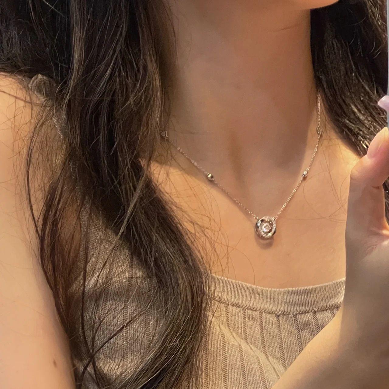

Möbius Heartbeat Necklace: Women s Luxurious & Versatile Pendant