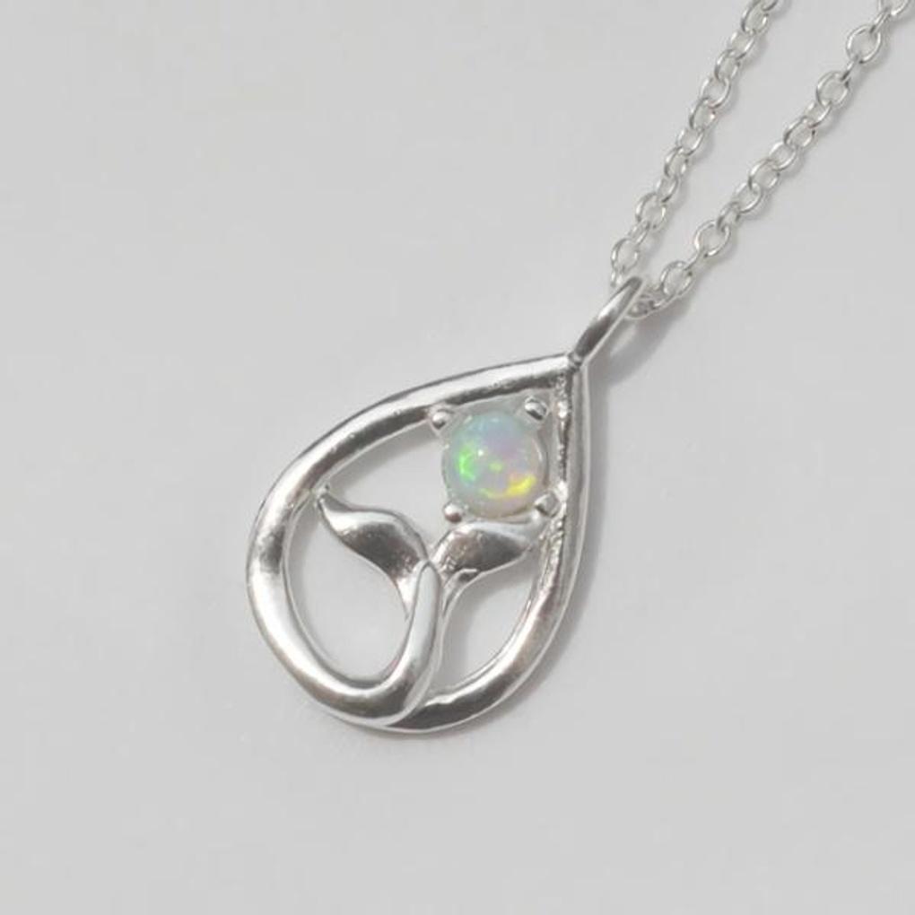 

Women s Daily Accessory Sari Flower Pendant Necklace Silver_Green Opal