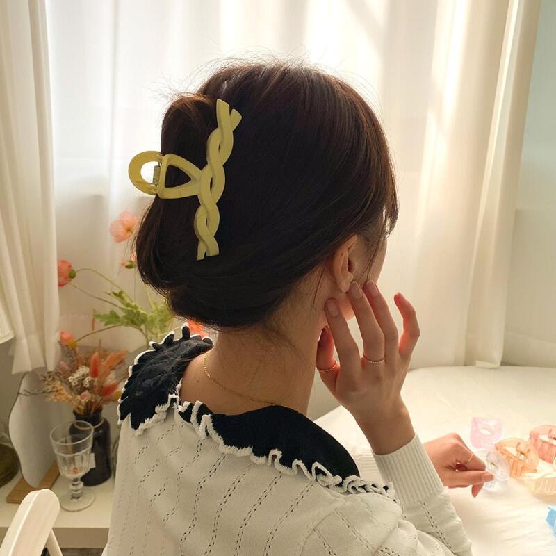 Kanimin Hair Clip Twisted Matte Soft Women Peach Pink