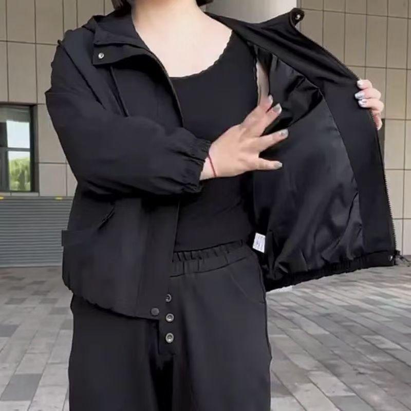 2025 Stilvoller Trenchcoat mit Kapuze - Modische Jacke mit lockerer Passform für Mütter, Perfekt für Frühling und Herbst