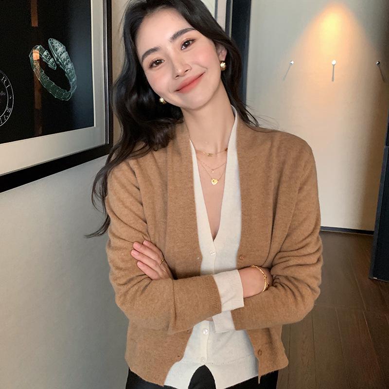 Women's Soft Cashmere V-neck Button-up Cardigan - 2023 Autumn/Winter Collection