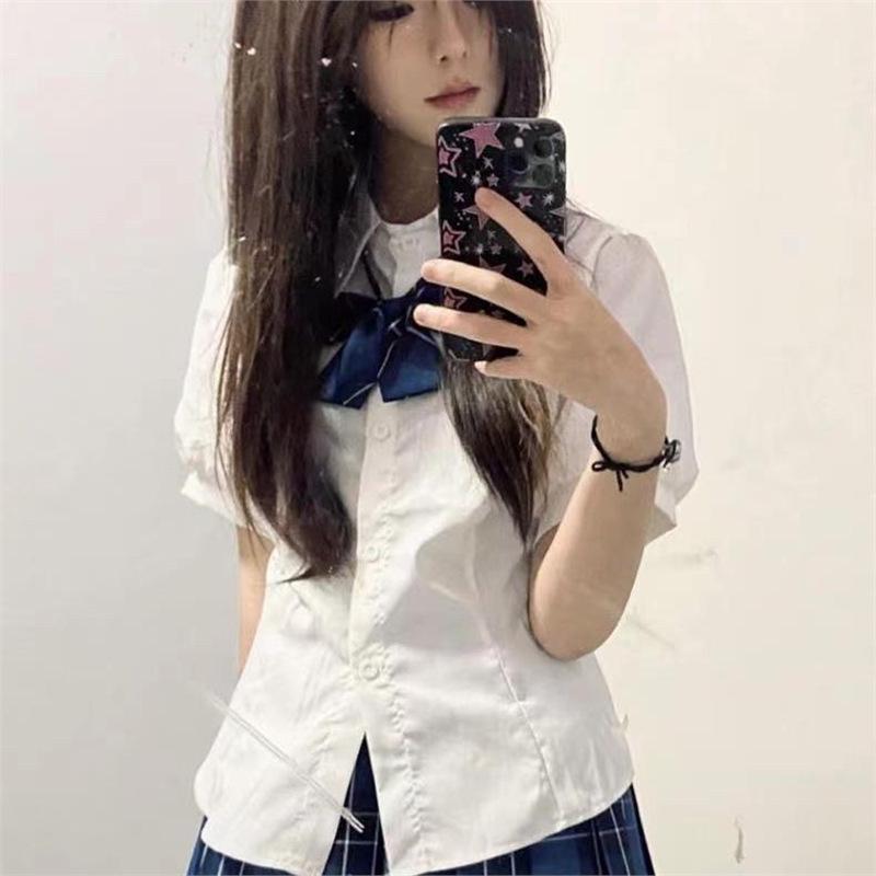 

Аутентичный женский комплект в академическом стиле: приталенная блузка и юбка с завышенной талией, с рукавами-буфами и завязывающейся рубашкой XL