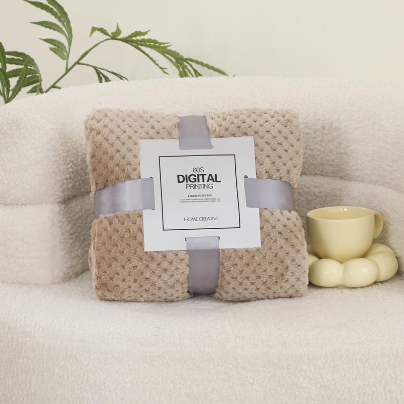 

Thickened Winter Pineapple Grid Flannel Blanket - Solid Color Cross-Stitch Design 70x100cm No Packaging, Random Color
