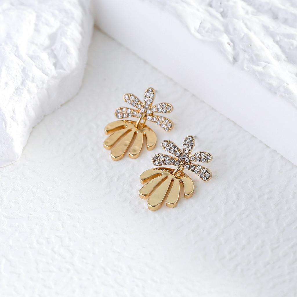 Trendy Alloy Geometric Leaf Stud Earrings Elegant Spring Fashion Jewelry