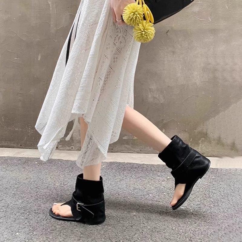 Moda palce fajne buty okrycie na buty lato 2025 nowe casualowe wszechstronne okrągła główka spersonalizowane jodełka rzymskie sandały