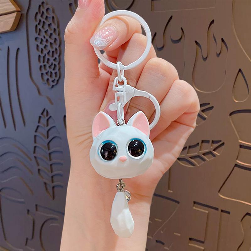 Japanese Style Cartoon Cat Keychains Artificial Resin Cat with Small Bell Girl's Keychains Gift for Friends