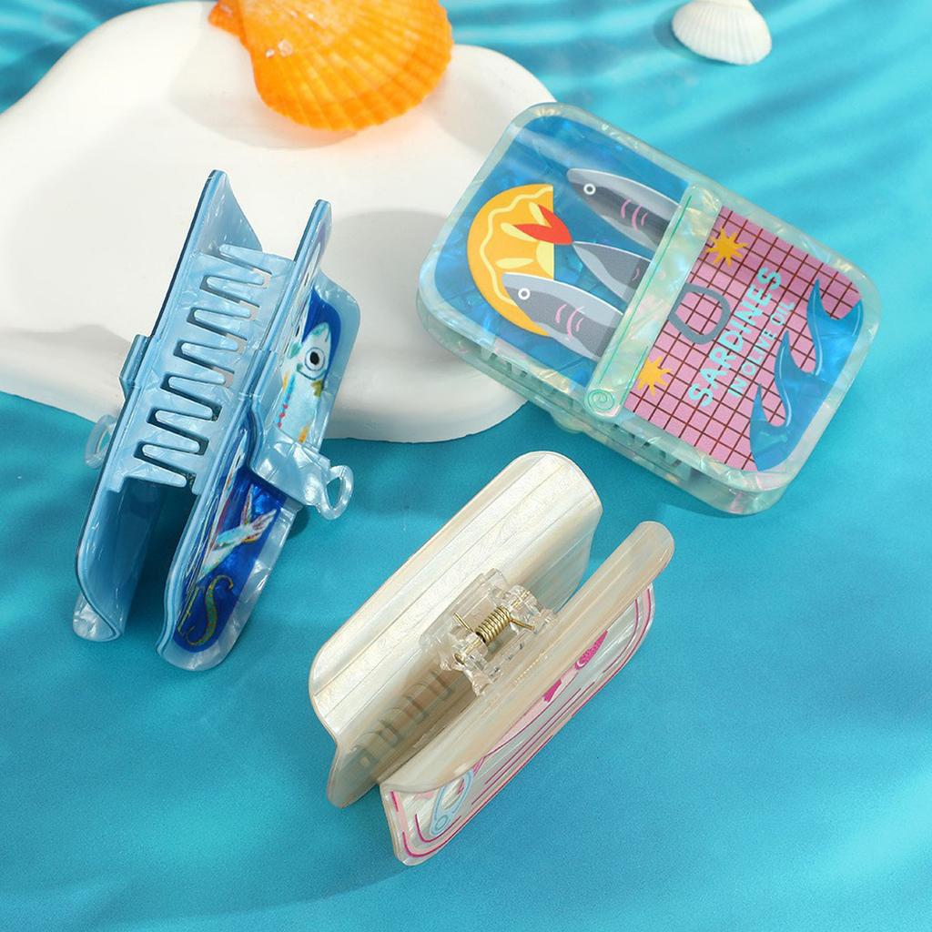 Stylish Fish Inspired Hair Accessory With Secure Grip Suitable For Various Hairstyles And Activities