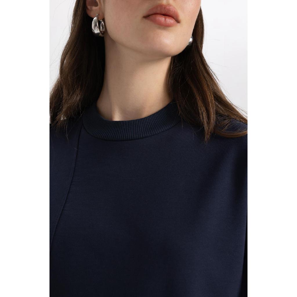 Bluza-tunika z okrągłym dekoltem i regularnym krojem