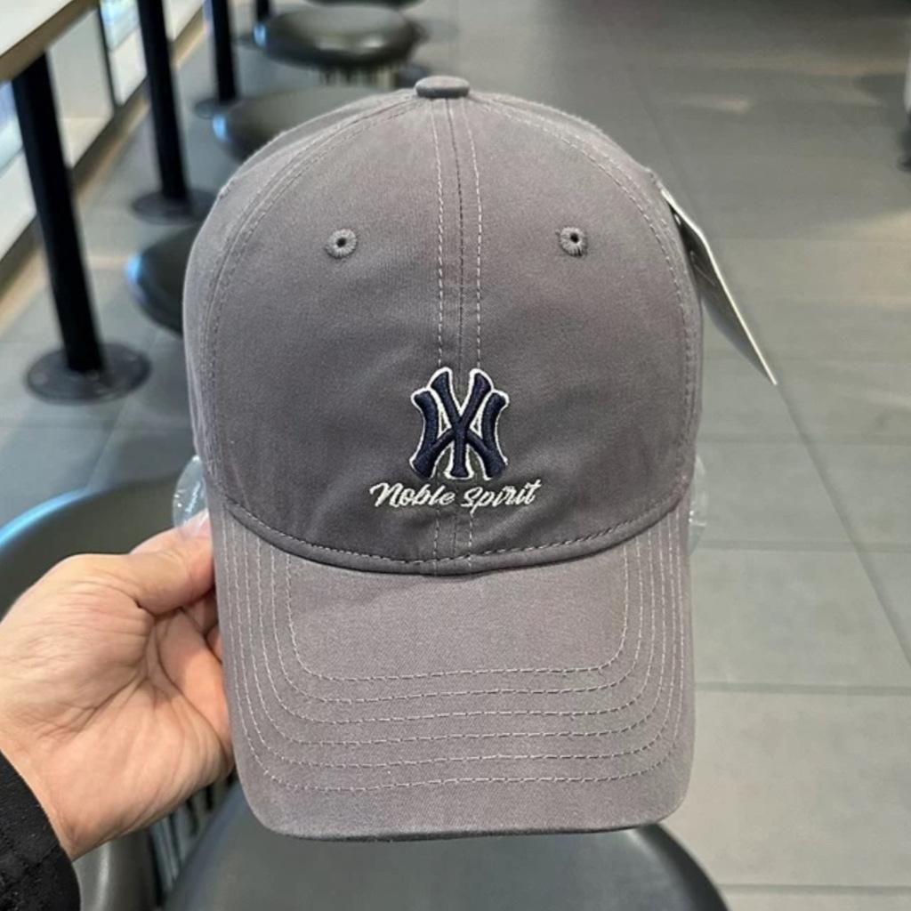 

Американская уличная бейсболка для женщин Корейская версия Буква Молодая пара Солнцезащитный козырек Утиный язык Угловатая кепка Adjustable