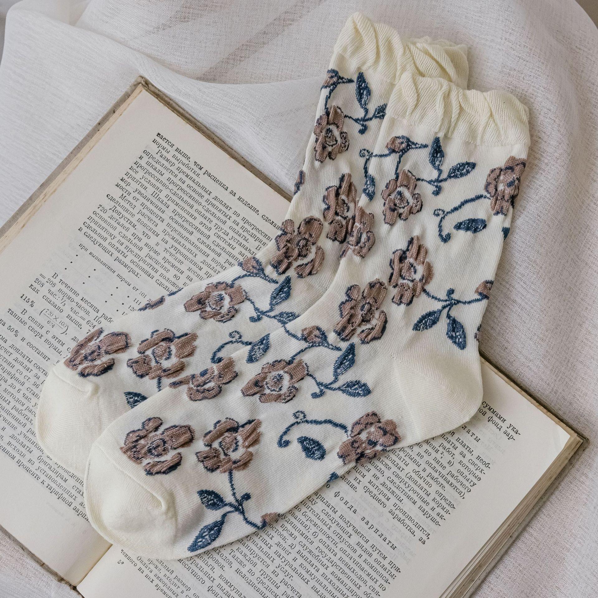 

Женские носки в стиле Харадзюку с вышивкой в ​​стиле ретро, ​​милые японские носки в стиле каваи, этнические кружевные носки в стиле Лолиты с цветочным принтом, Рождественский подарок, модные новые EUR 34-39