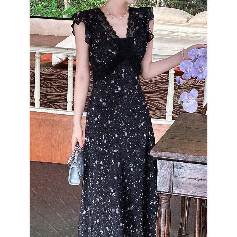 Black Lace Splicing Sexy Floral Dress Women's Summer New Vacation French Temperament V-neck Dress