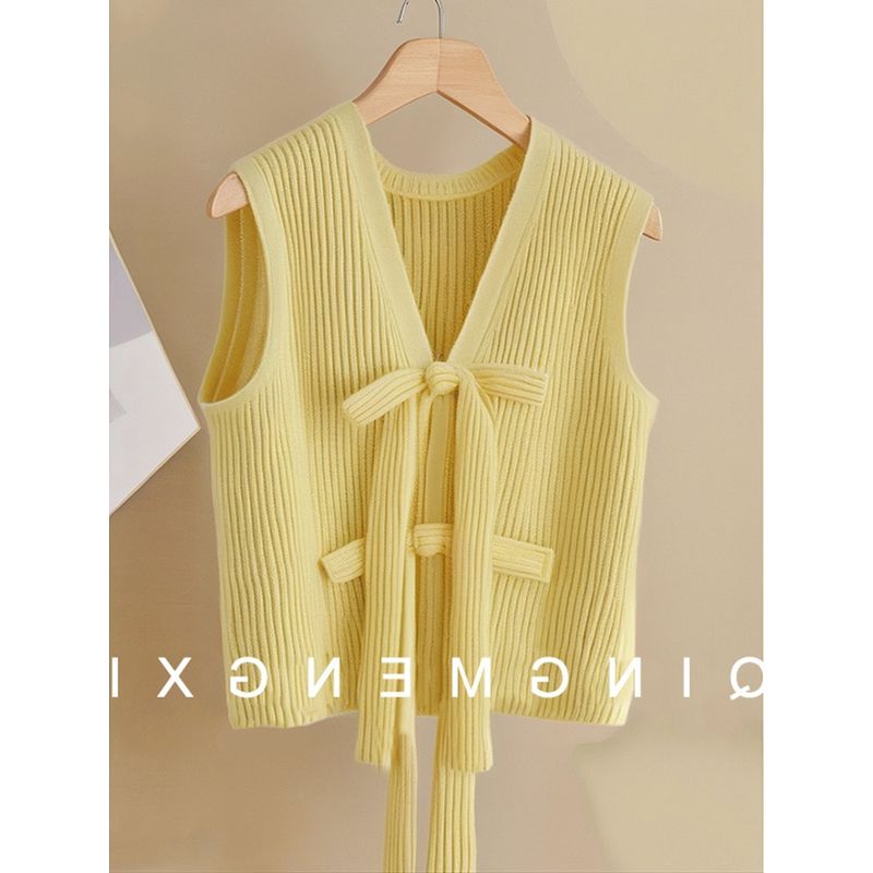 

Brand Counter Withdraw 2024 Autumn Korean Style Niche Design Unique Yellow Knitting Vest Elegance Sleeveless Tops Women Yellow S