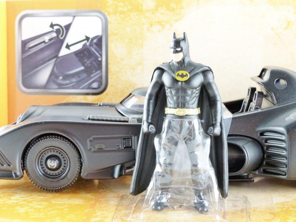 124 1989 Batman Batmobile wDiecast Batman