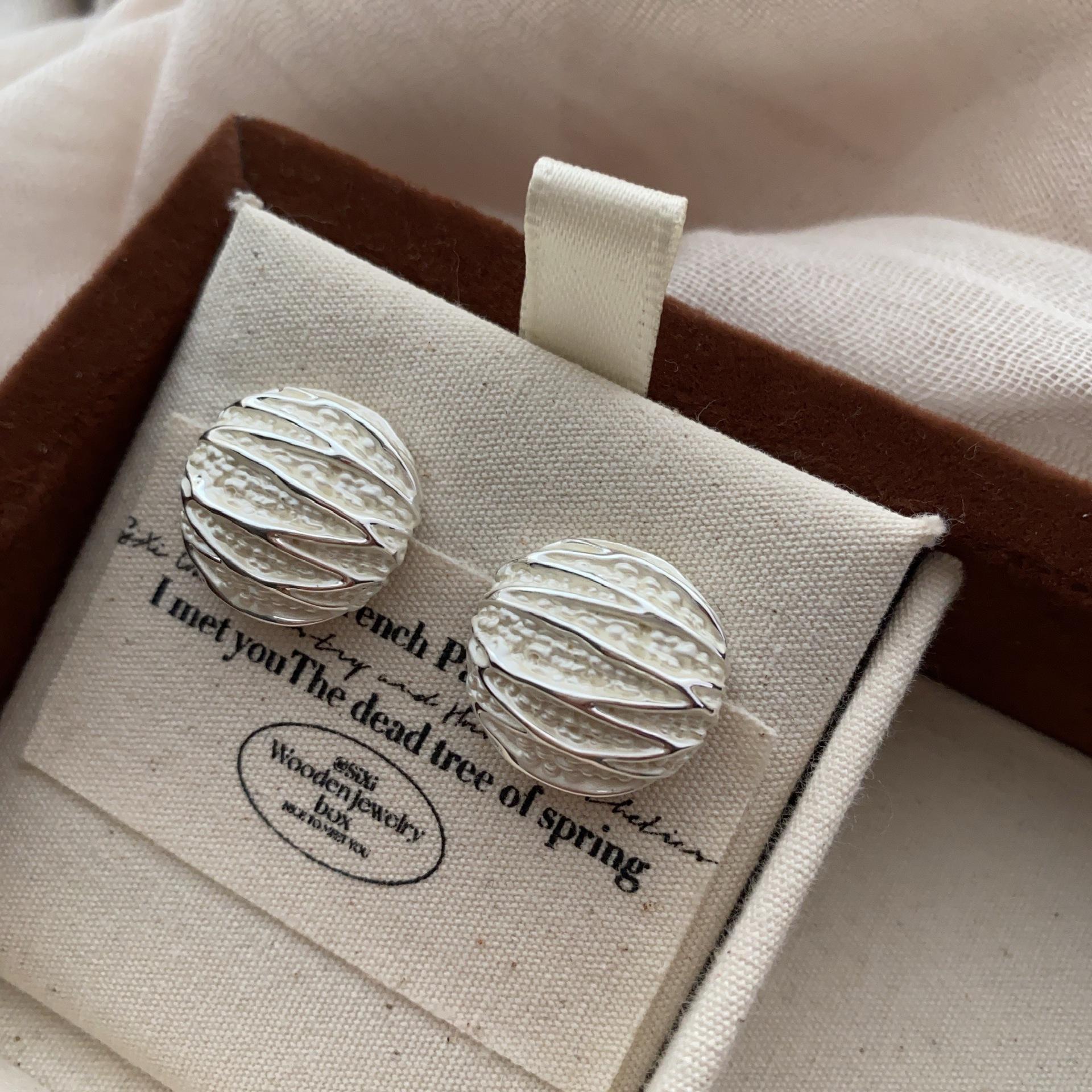 

Personalized metal feeling brushed line ring earrings fashion light luxury simple cold wind temperament high sense earrings women