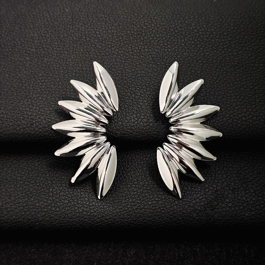 Women's High-Grade European & American Geometric Earrings: Irregular Circles, Retro Metal Leaves, Butterflies, and Squares.