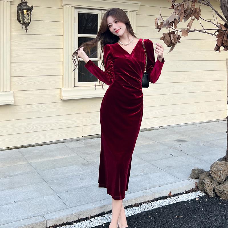 Elegant Black Velvet V-neck Hepburn Style Mermaid Dress Large