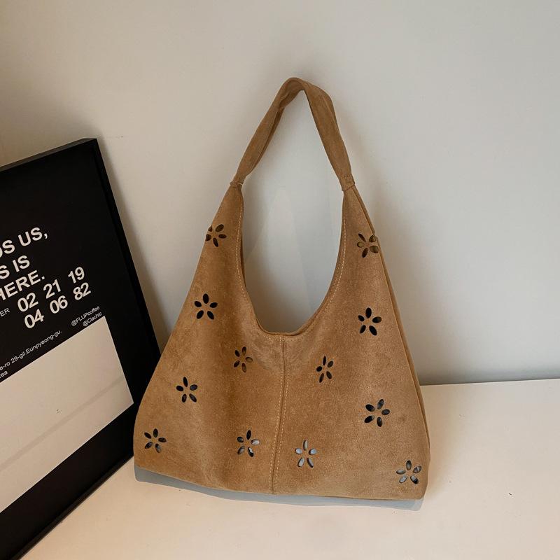 

Новая сумка женская повседневная сумка на плечо с полым резным узором женская сумка для поездок под мышкой литературно-художественная сумка-тоут тренд хаки