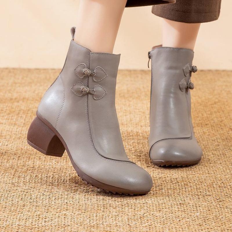 Short boots women's autumn and winter new warm Martin boots retro versatile velvet women's shoes