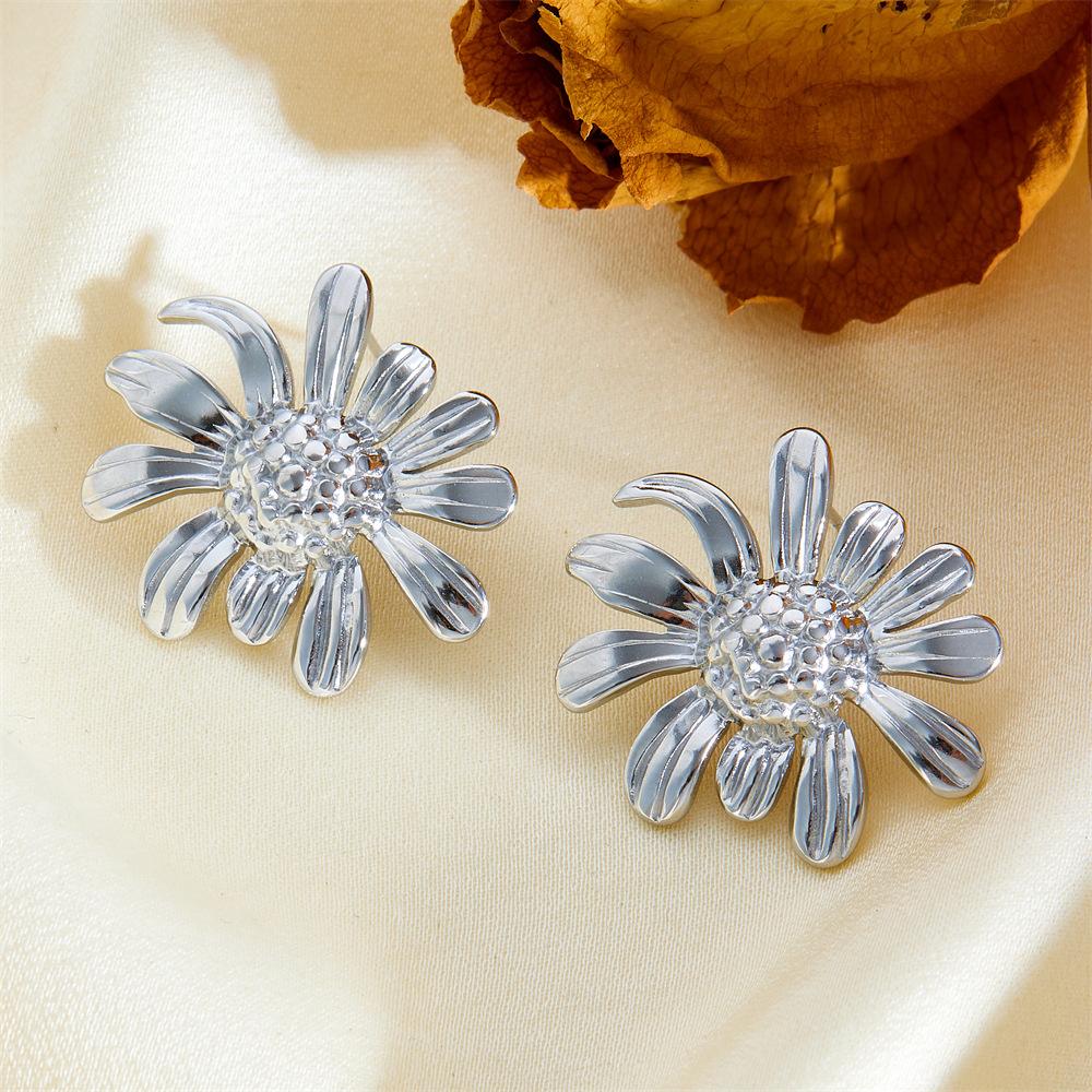 

Серьги Guofeng Niche High-end Gold Серьги из нержавеющей стали Простые индивидуальные серьги-гвоздики Wind Flower Light Luxury