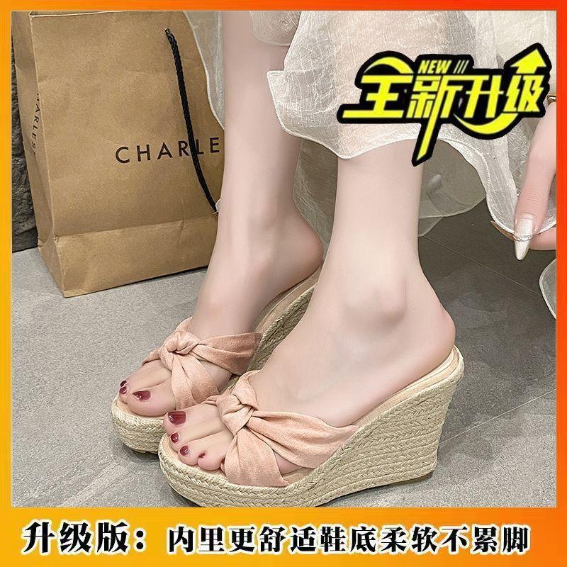 Ladies' Sponge Cake Wedge Sandals with Wide Feet, Retro Style, Summer Thick Sole, One Line Slippers, Waterproof Platform, Black High-heeled Sandals