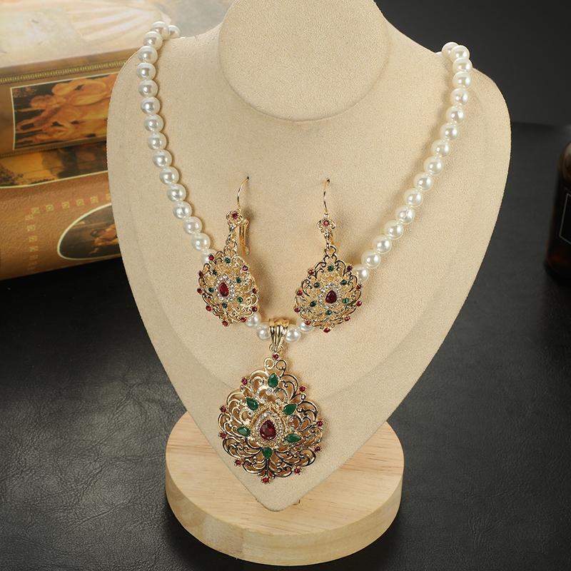 Klassisches Marokkanisches Stil Luxus Damen Kristall Blume Schmuckset Damen Hochzeit Anhänger Ohrringe Weiße Perlen Kette Halskette