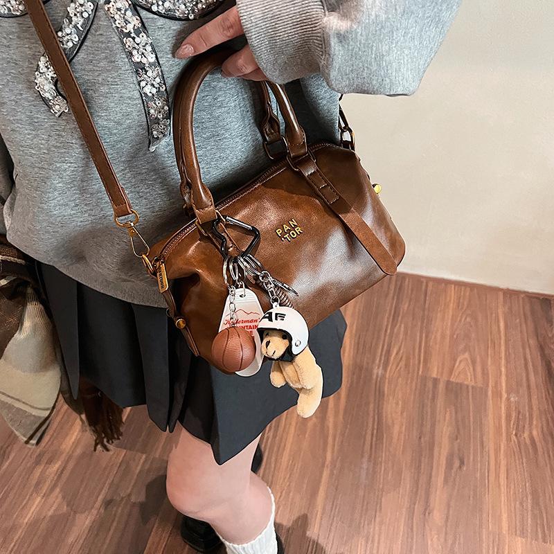 Retro popular messenger bag women's 2025 new autumn and winter shoulder handbag premium Boston pillow bag