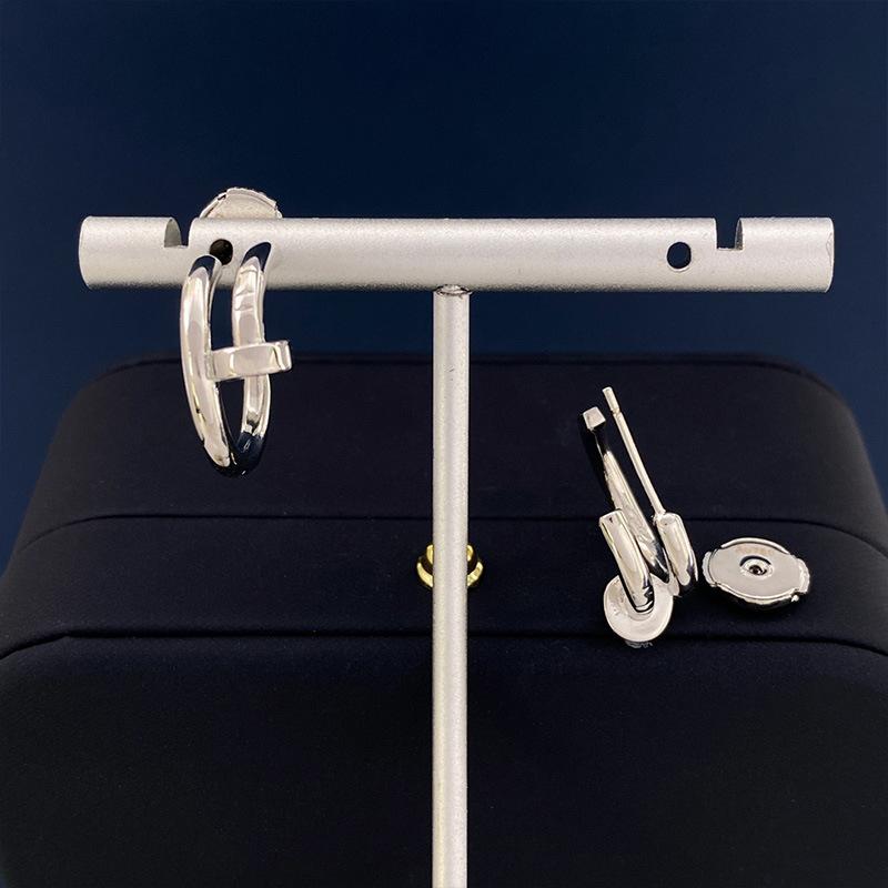 

Французькі C-подібні прості гладкі сережки для нігтів Чоловічі та жіночі модні універсальні сережки-гвоздики Ювелірні вироби