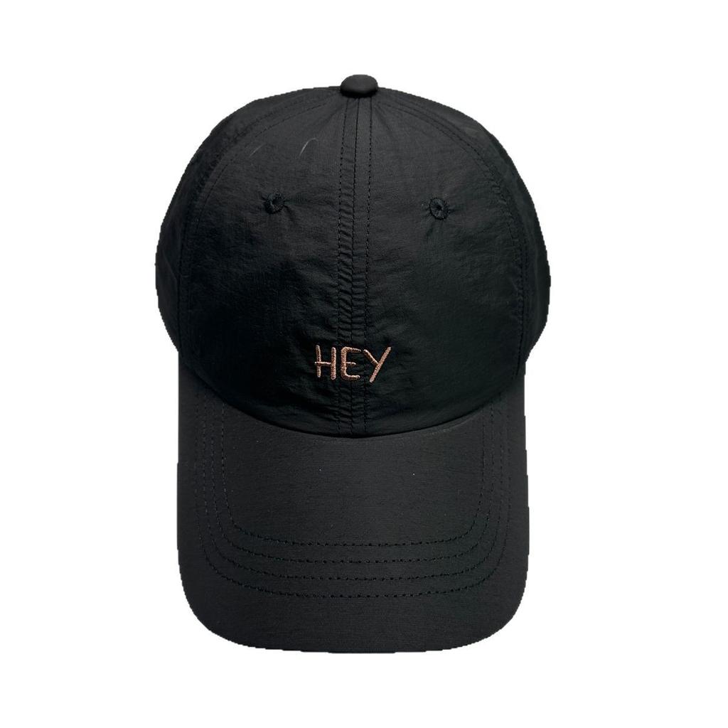 Schnelltrocknende Stickerei Hey Buchstaben Zeigen Gesicht Kleine Baseballkappe Herren- Und Damen-Sonnenschutz Einfache Kappe