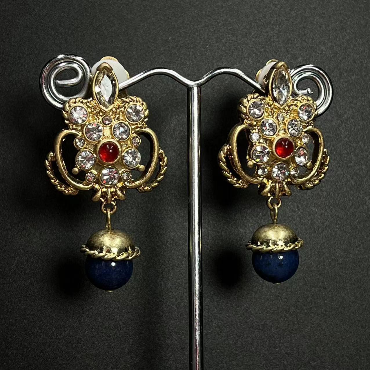 

Vintage Western Light Luxury Retro Court-Style Gemstone Diamond Ear Clips