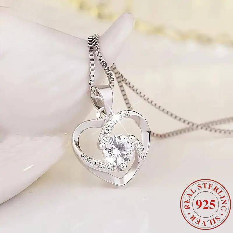 Ladies925Sterling silver necklace with heart-shaped design, fashionable collarbone chain, inlaid with synthetic zircon, a perfect gift for Mother's