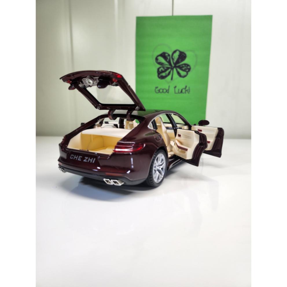 1:Mașinuță de Jucărie Model Diecast Scara 24 - Colecție Porsche, Volkswagen, Panamera, Ferrari (Maro)
