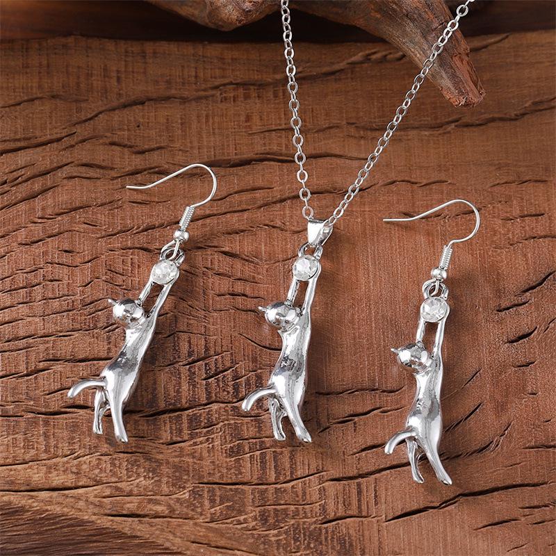 Kitten Rhinestone Necklace & Earrings Set: Unique Animal Pendant Jewelry