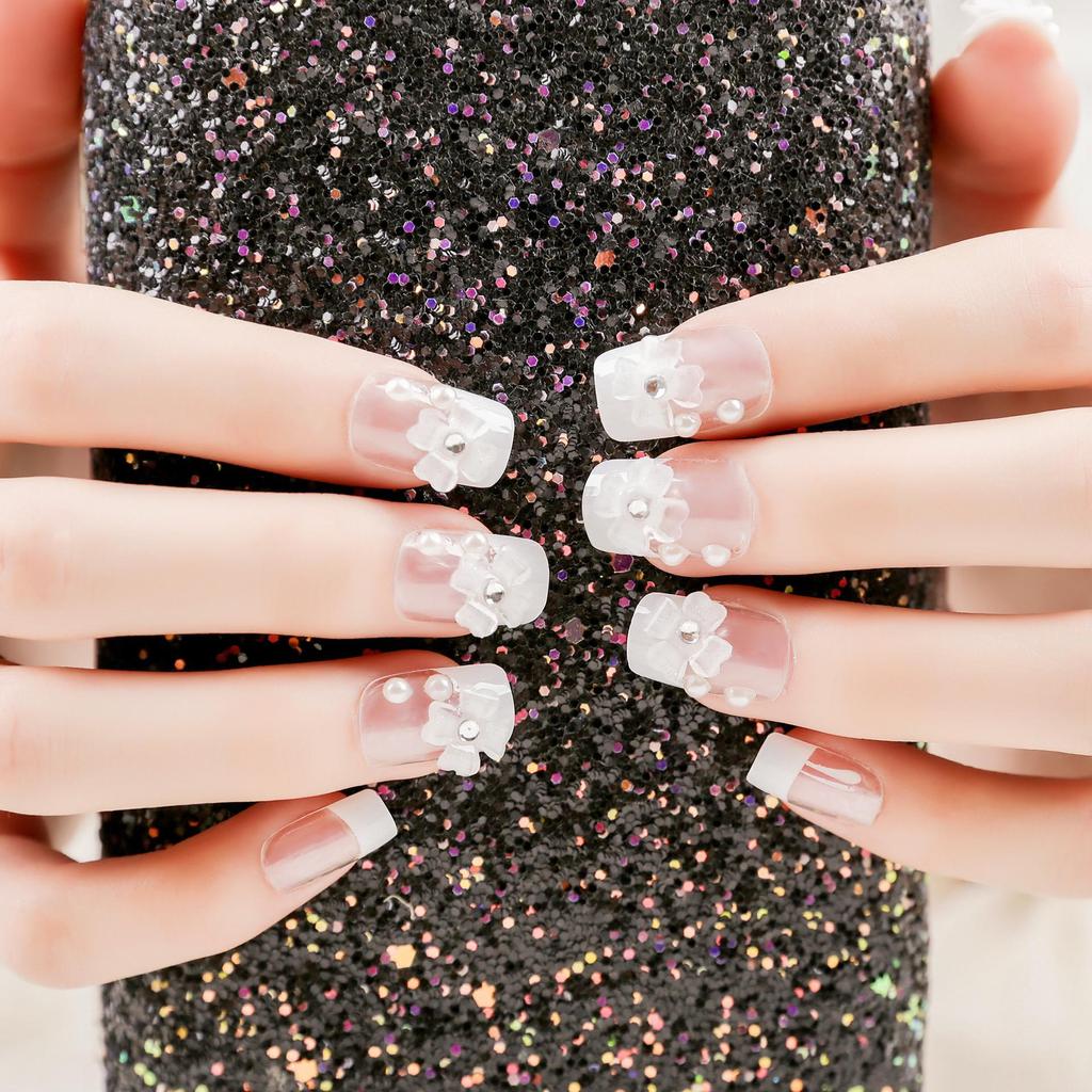 Set of 24 White French Floral Press-On False Nails for Photo Studio and Bridal Looks