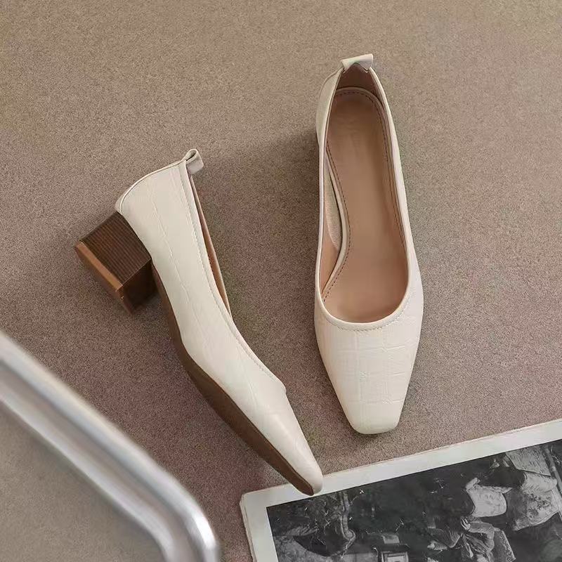 Spring and Summer New Small Heels Simple Lady Temperament Soft Leather Not Grinding Feet Pointed Single Shoes Low Heel High Heels
