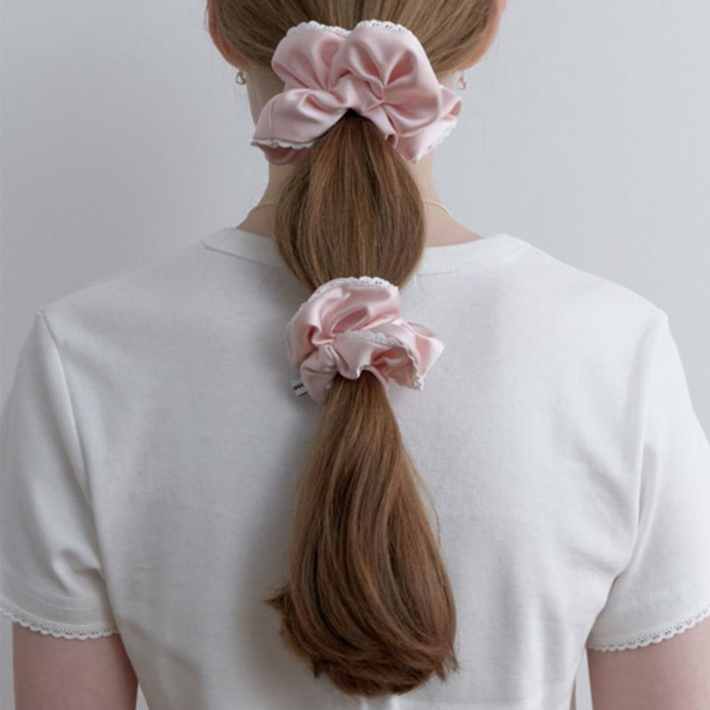 LOVE ME MONSTER Pure Cotton Lace Satin Scrunchy M (L251MHA030)