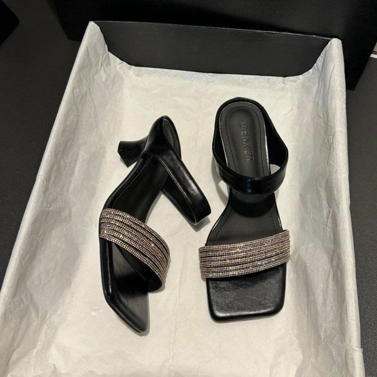 

Fairy wind high-heeled sandals 2025 French new special-shaped and one-word rhinestone outer wear summer slippers 35 чёрный