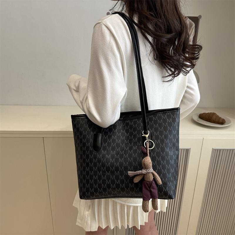 New retro trend printing large capacity shoulder armpit bag simple high-end temperament versatile handbag