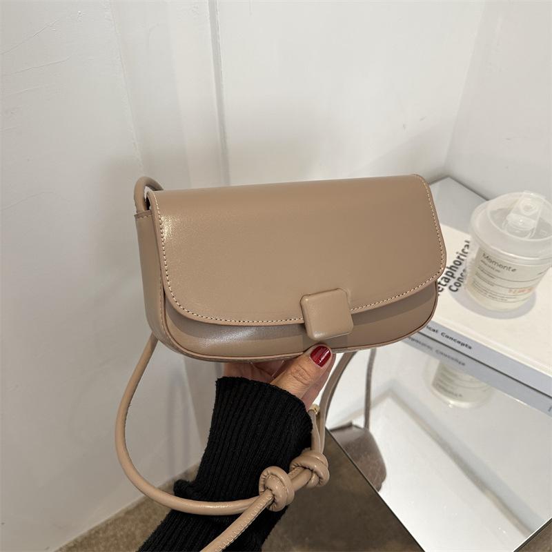 Fashion Versatile Temperament Women's Bag New Simple Casual Shoulder Bag Solid Color Flip Simple Messenger Small Square Bag